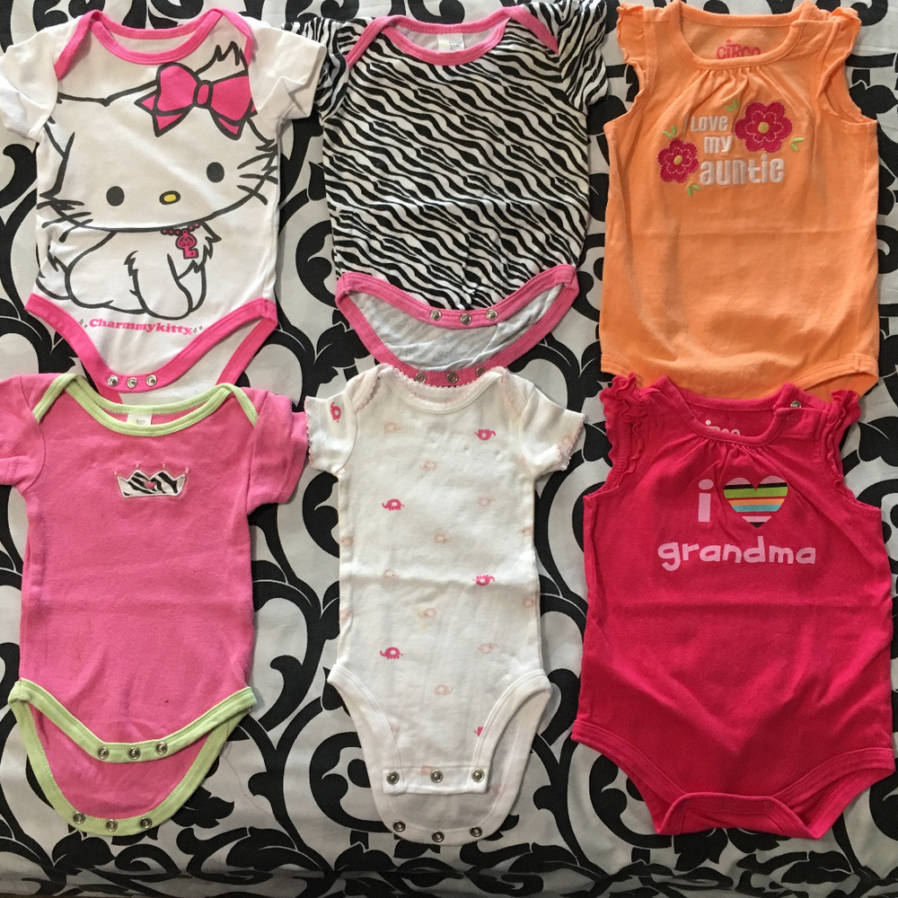 Lot of 6 Infant Onsies (Baby Girl)